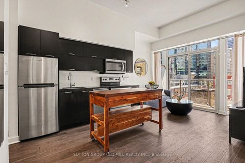 Photo 1 at 713 - 126 Simcoe Street, Waterfront Communities C1, Toronto