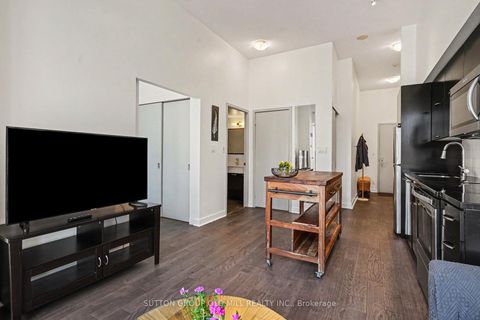 Photo 5 at 713 - 126 Simcoe Street, Waterfront Communities C1, Toronto