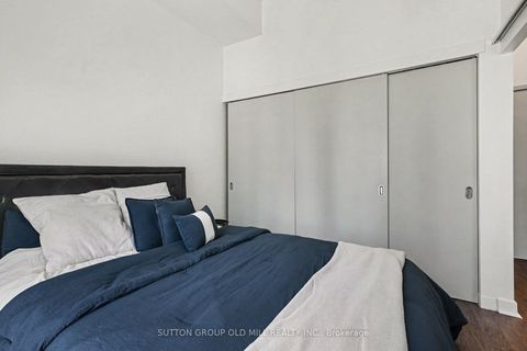Photo 11 at 713 - 126 Simcoe Street, Waterfront Communities C1, Toronto