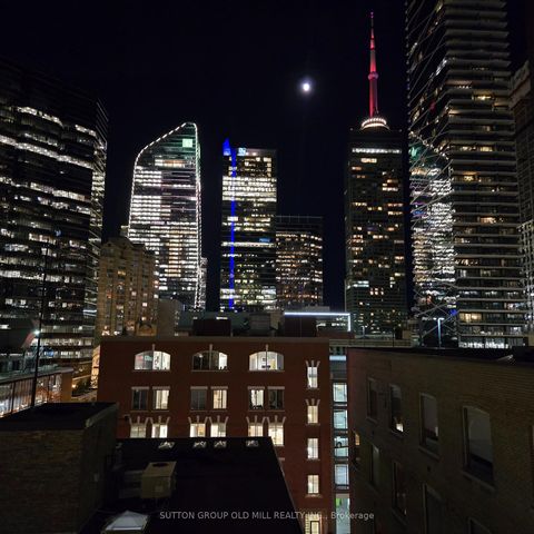 Photo 13 at 713 - 126 Simcoe Street, Waterfront Communities C1, Toronto