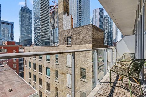 Photo 15 at 713 - 126 Simcoe Street, Waterfront Communities C1, Toronto