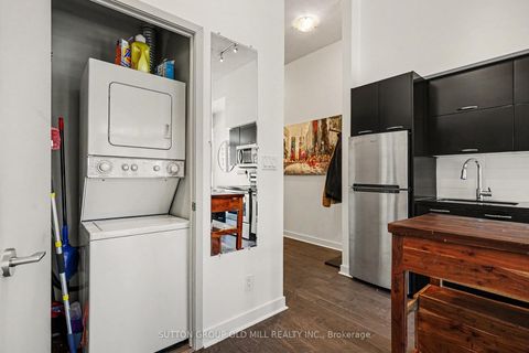 Photo 16 at 713 - 126 Simcoe Street, Waterfront Communities C1, Toronto