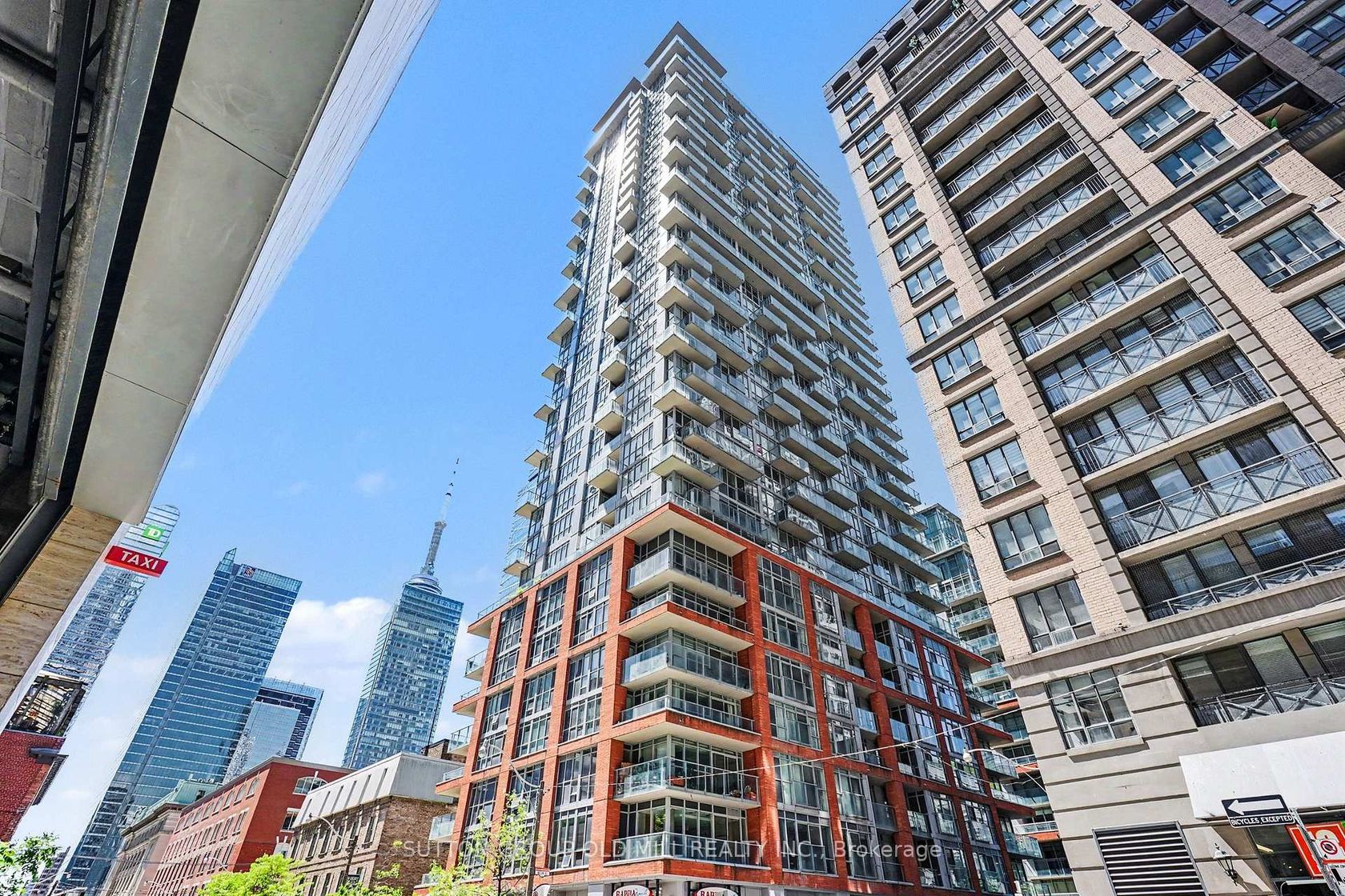 713 - 126 Simcoe Street, Waterfront Communities C1, Toronto photo number 2