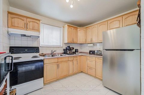 Photo 2 at 9 Bur Oak Way, Jane Heights, Toronto