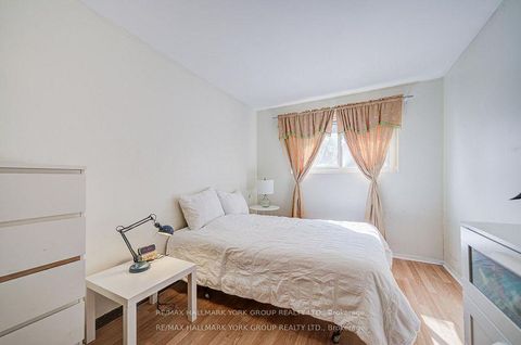 Photo 10 at 9 Bur Oak Way, Jane Heights, Toronto