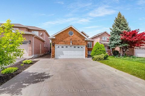 Photo 1 at 30 Graceview Court, Vaughan Grove, Vaughan