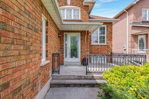 Photo 2 at 30 Graceview Court, Vaughan Grove, Vaughan