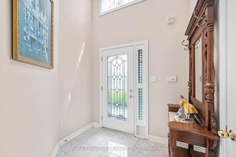 Photo 3 at 30 Graceview Court, Vaughan Grove, Vaughan