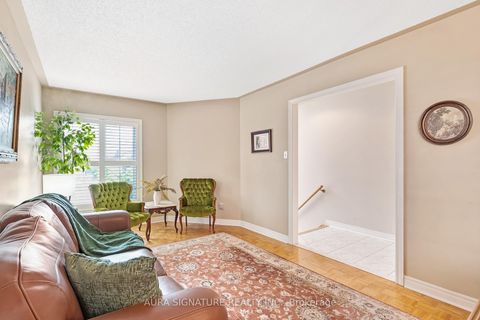 Photo 6 at 30 Graceview Court, Vaughan Grove, Vaughan
