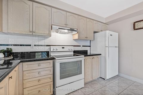 Photo 11 at 30 Graceview Court, Vaughan Grove, Vaughan
