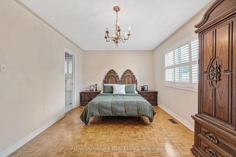 Photo 17 at 30 Graceview Court, Vaughan Grove, Vaughan