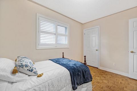 Photo 24 at 30 Graceview Court, Vaughan Grove, Vaughan