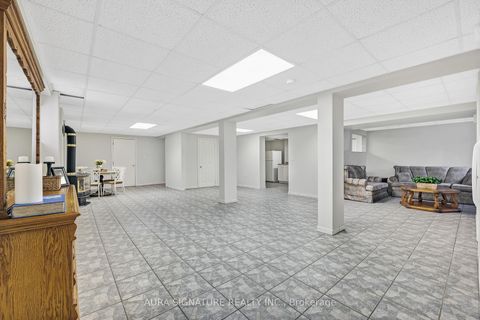 Photo 25 at 30 Graceview Court, Vaughan Grove, Vaughan