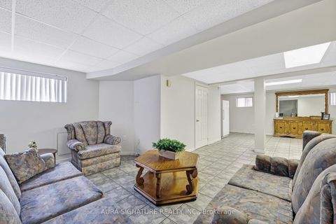Photo 31 at 30 Graceview Court, Vaughan Grove, Vaughan