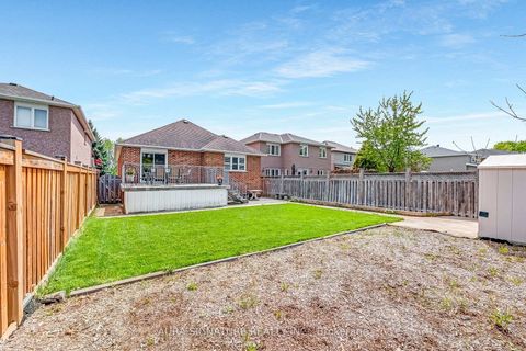 Photo 35 at 30 Graceview Court, Vaughan Grove, Vaughan