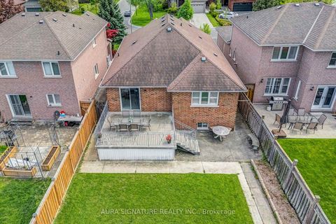 Photo 37 at 30 Graceview Court, Vaughan Grove, Vaughan