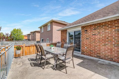 Photo 39 at 30 Graceview Court, Vaughan Grove, Vaughan