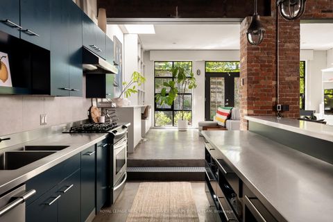 Photo 10 at 121R Fermanagh Avenue, Roncesvalles, Toronto