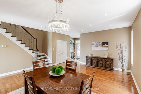 Photo 4 at 31 Routledge Drive, Oak Ridges, Richmond Hill