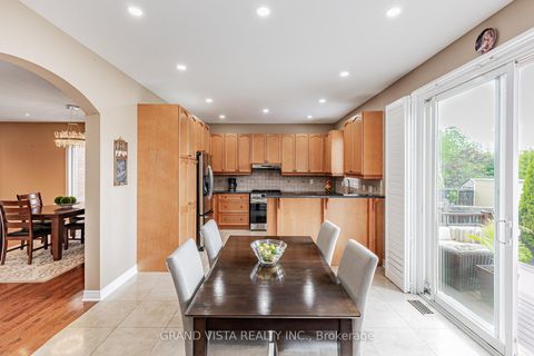 Photo 5 at 31 Routledge Drive, Oak Ridges, Richmond Hill