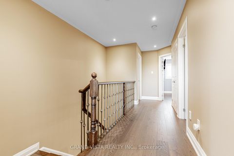 Photo 13 at 31 Routledge Drive, Oak Ridges, Richmond Hill