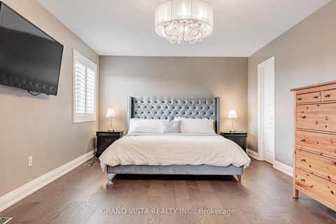 Photo 15 at 31 Routledge Drive, Oak Ridges, Richmond Hill