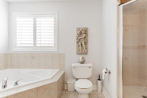 Photo 17 at 31 Routledge Drive, Oak Ridges, Richmond Hill