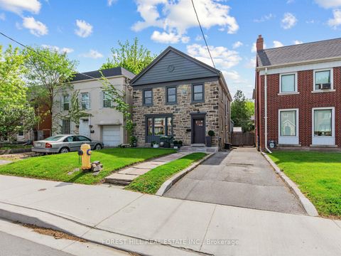 Photo 2 at 192 Glen Cedar Road, Cedarvale, Toronto