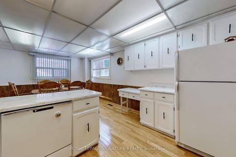 Photo 7 at 6 Kelvinway Drive, L'Amoreaux, Toronto