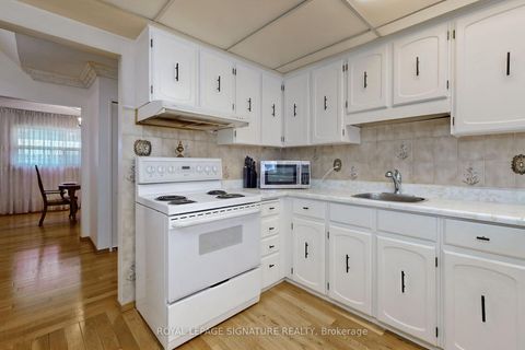 Photo 8 at 6 Kelvinway Drive, L'Amoreaux, Toronto