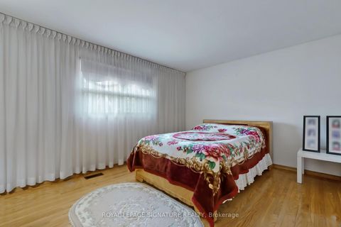 Photo 19 at 6 Kelvinway Drive, L'Amoreaux, Toronto