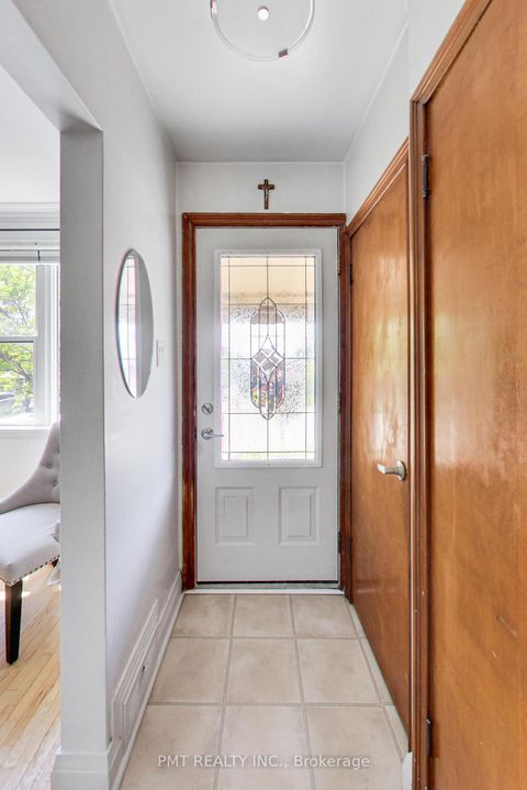 Photo 4 at 25 Ronald Avenue, Belgravia, Toronto