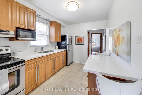 Photo 5 at 25 Ronald Avenue, Belgravia, Toronto
