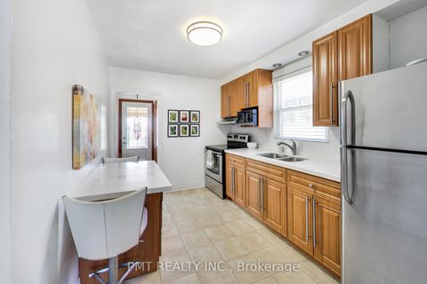 Photo 6 at 25 Ronald Avenue, Belgravia, Toronto