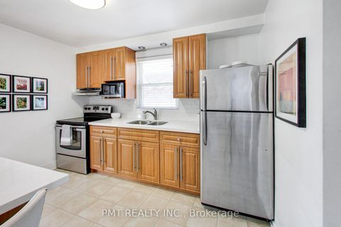 Photo 7 at 25 Ronald Avenue, Belgravia, Toronto