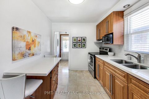Photo 14 at 25 Ronald Avenue, Belgravia, Toronto