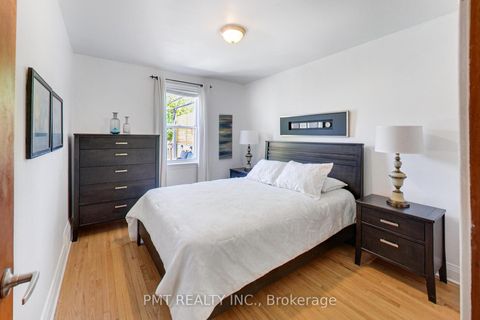 Photo 19 at 25 Ronald Avenue, Belgravia, Toronto