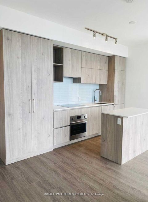 Photo 3 at 4202 - 1 Yorkville Avenue, Annex, Toronto