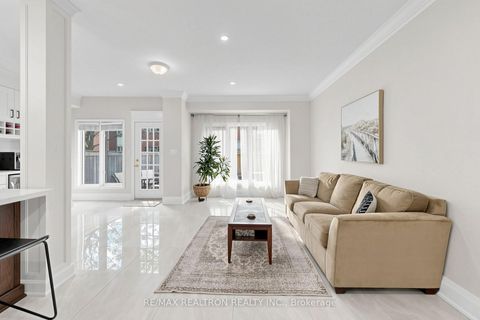 Photo 4 at 8A Casa Grande Street, Westbrook, Richmond Hill