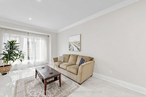 Photo 6 at 8A Casa Grande Street, Westbrook, Richmond Hill