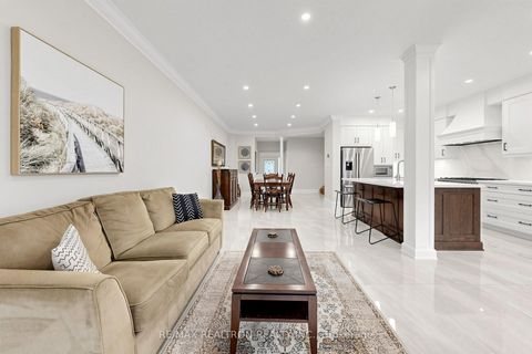 Photo 8 at 8A Casa Grande Street, Westbrook, Richmond Hill