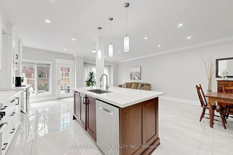 Photo 20 at 8A Casa Grande Street, Westbrook, Richmond Hill