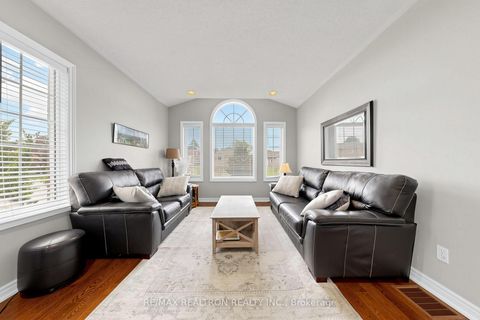 Photo 27 at 8A Casa Grande Street, Westbrook, Richmond Hill