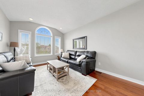 Photo 29 at 8A Casa Grande Street, Westbrook, Richmond Hill