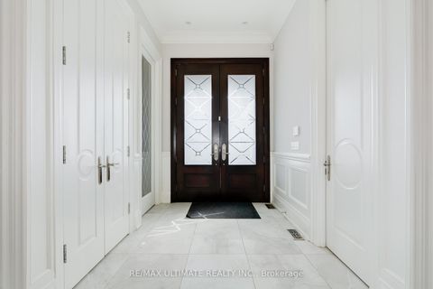 Photo 1 at 2 Poplar Drive, Oak Ridges, Richmond Hill