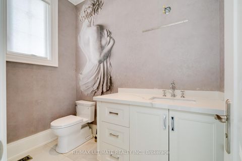 Photo 3 at 2 Poplar Drive, Oak Ridges, Richmond Hill