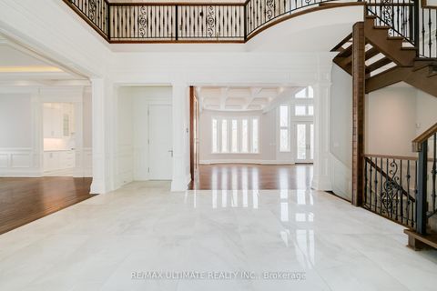 Photo 4 at 2 Poplar Drive, Oak Ridges, Richmond Hill