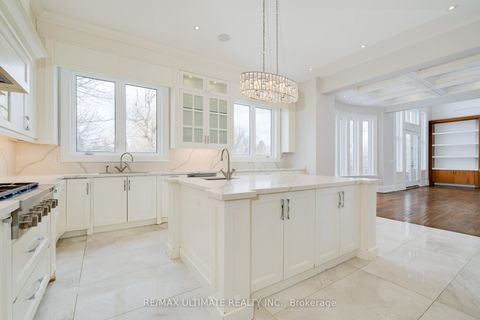 Photo 8 at 2 Poplar Drive, Oak Ridges, Richmond Hill