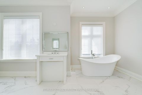 Photo 18 at 2 Poplar Drive, Oak Ridges, Richmond Hill