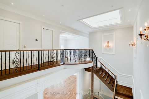 Photo 25 at 2 Poplar Drive, Oak Ridges, Richmond Hill